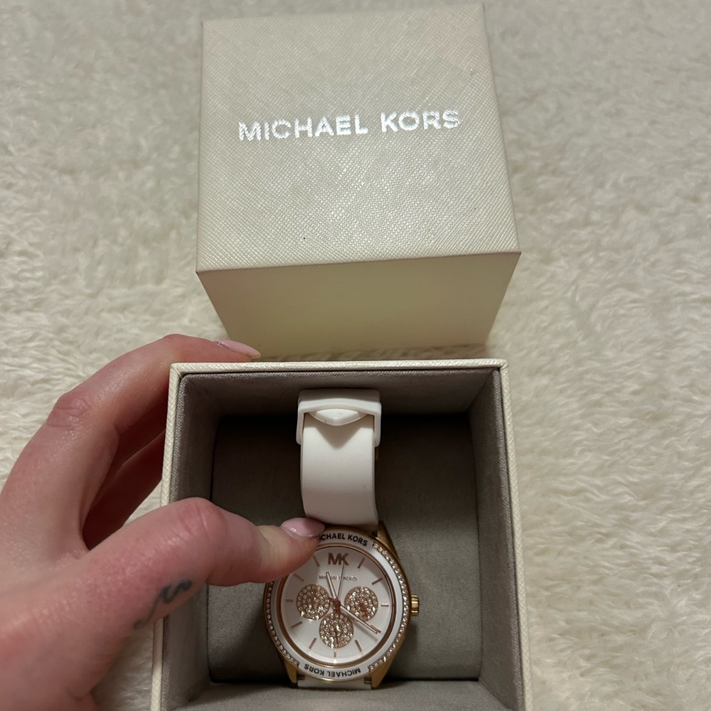 Michael Kors Gold and White Women's Watch - Picture 7 of 7